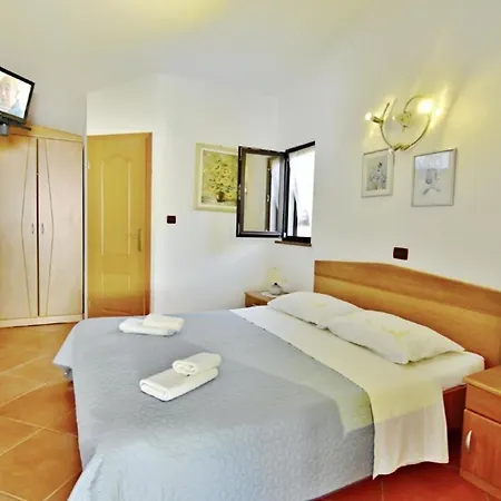 Appartamento Ferienwohnung In Mit Grill, Garten Und Terrasse Umago