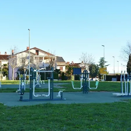 Ferienwohnung In Mit Grill, Garten Und Terrasse * Umago